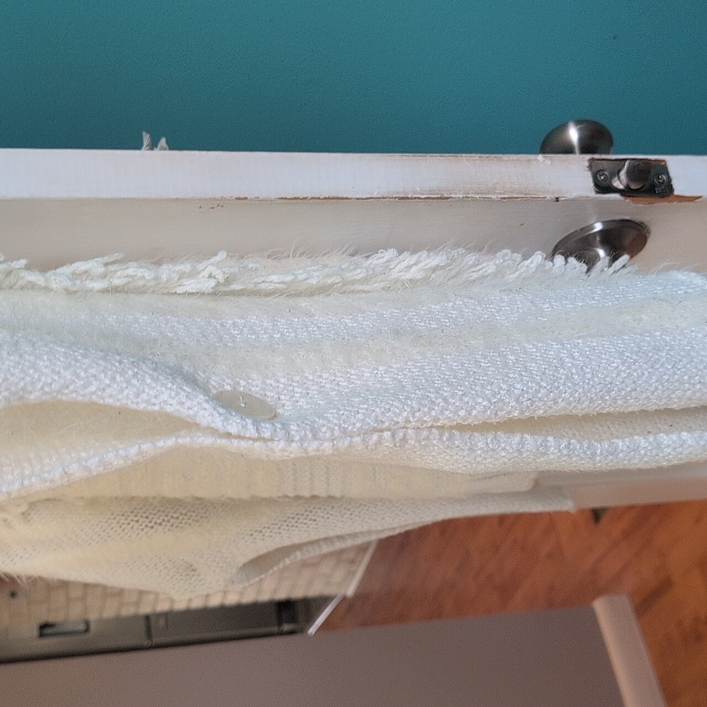 Woman's Sweater - Picture 9 of 11